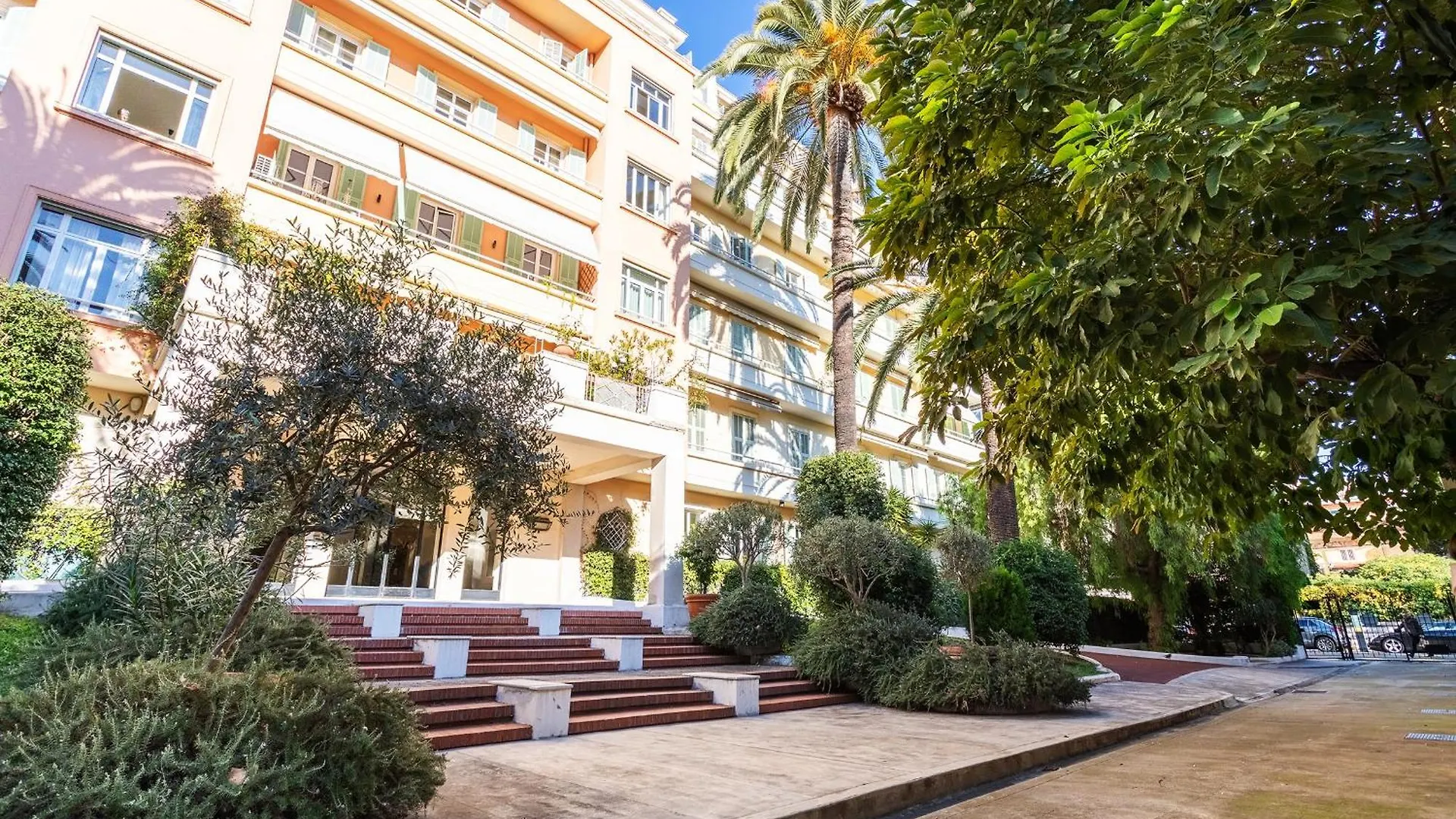 Apartment Ambassador Palace Ap2095 By Riviera Holiday Homes Nice