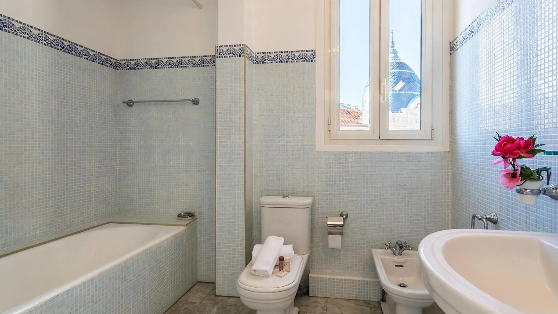 Ambassador Palace Ap2095 By Riviera Holiday Homes Nice 0*,  France